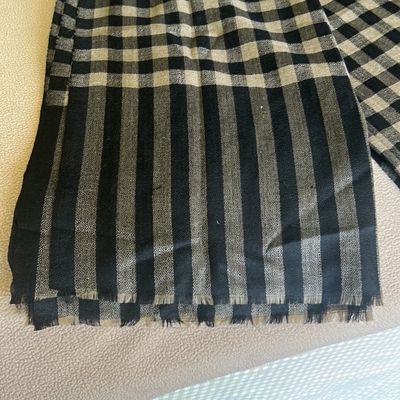 Wrap - Picture 3 of 3